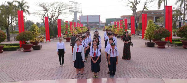 Viếng nghĩa trang liệt sĩ Tỉnh 2019